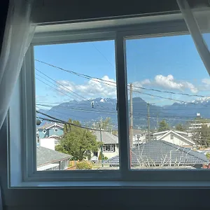 Entire New Cozy And Modern 2-storey House Vancouver